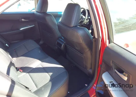 2013 Toyota Camry Se z USA, uszkodzony, nr VIN 4T1BF1FK8DU688569